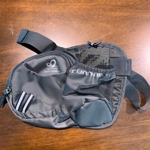 NWOT Waterfly Hiking / Running Fanny pack